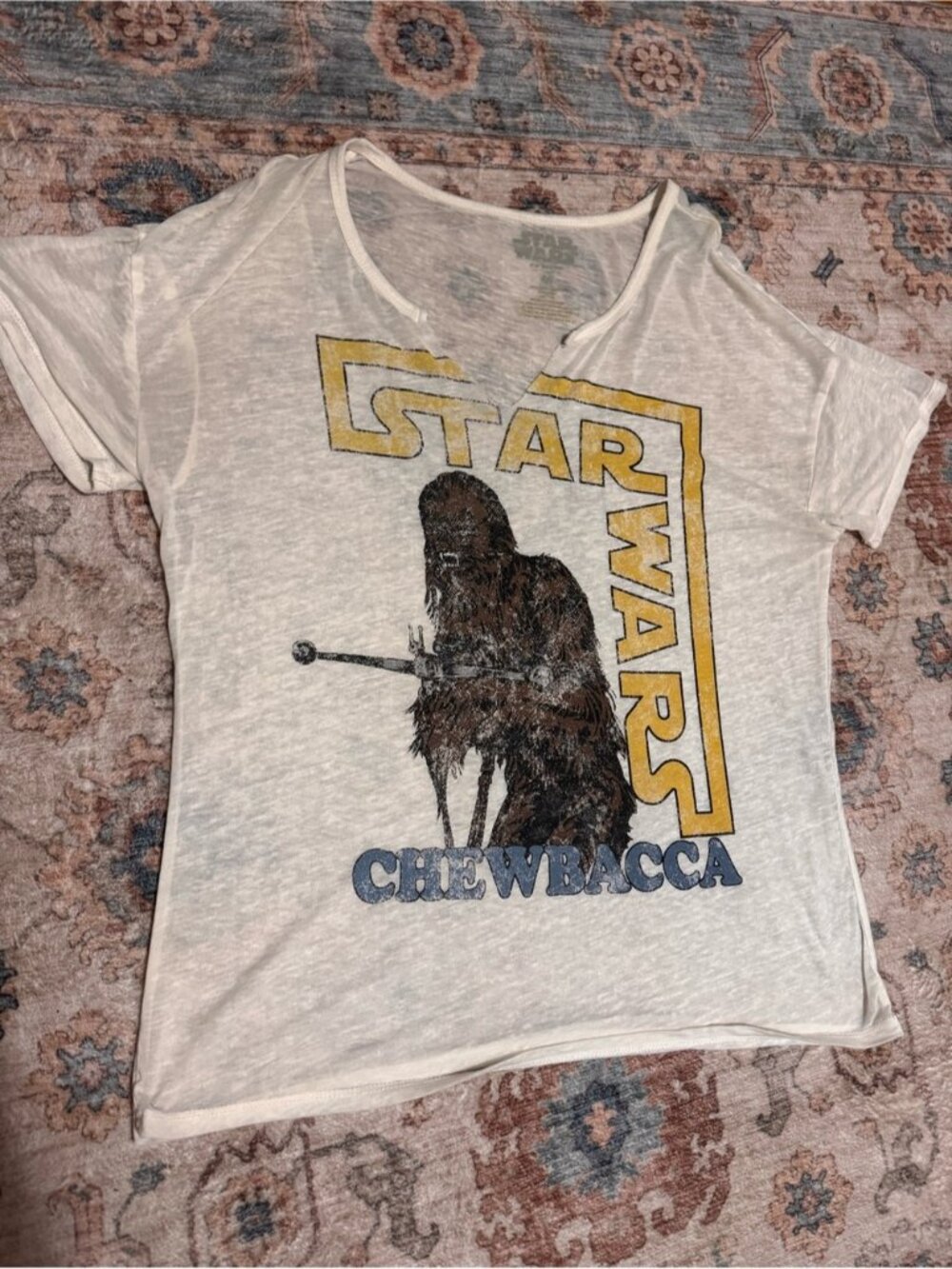 Star Wars Chewbacca Distressed V-Neck T-Shirt – Medium